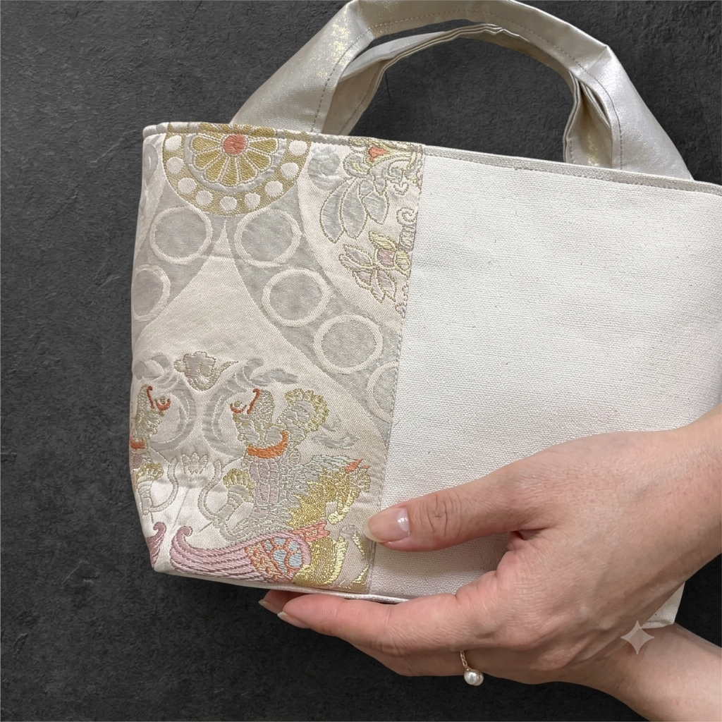 着物リメイク ヴィンテージ正絹袋帯トートバッグ 上品で華やかで優しいカラー パステル調の色使い刺繍 キャンバス切替